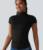 T-shirt casual froncé à col cheminée et manches courtes