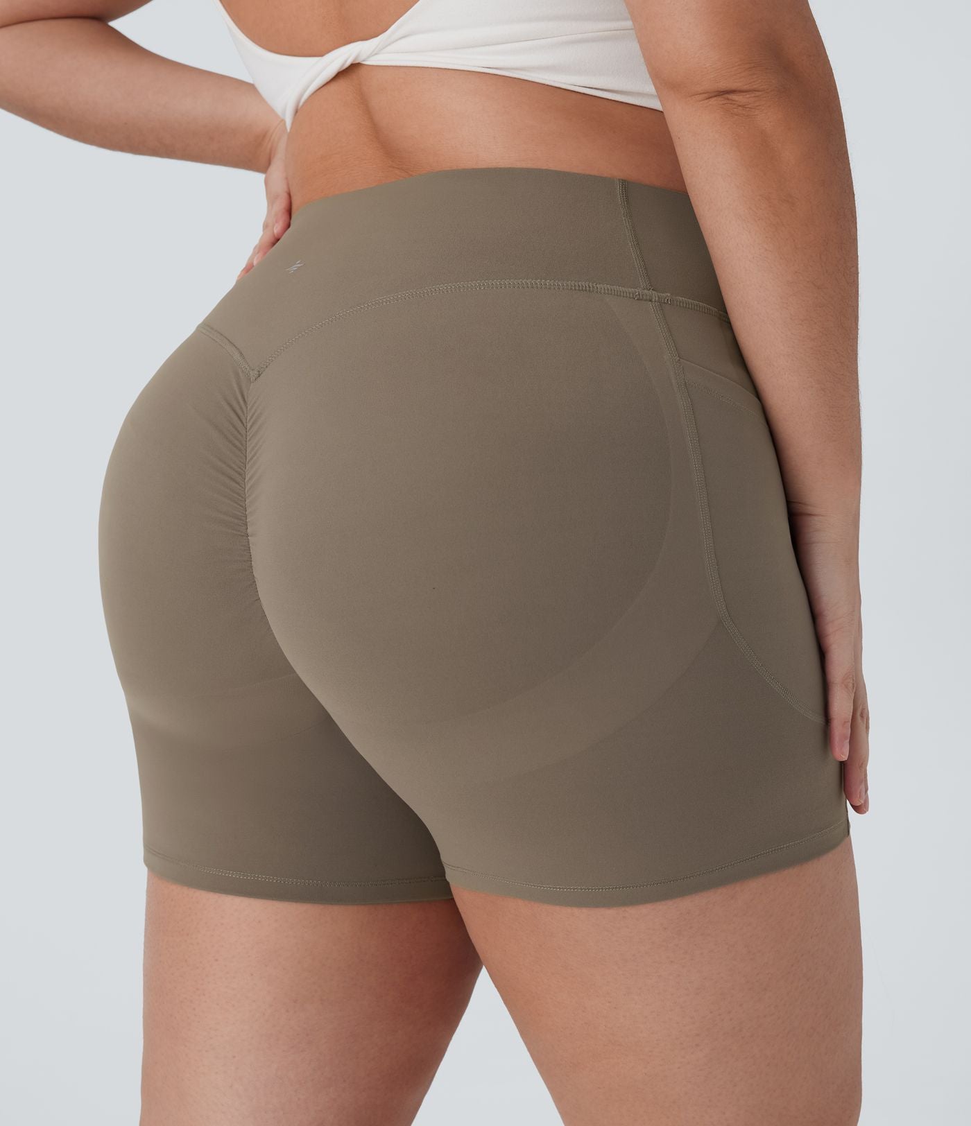 Short cycliste 7,5 cm d'entraînement gainant taille haute avec poches Halara UltraSculpt™