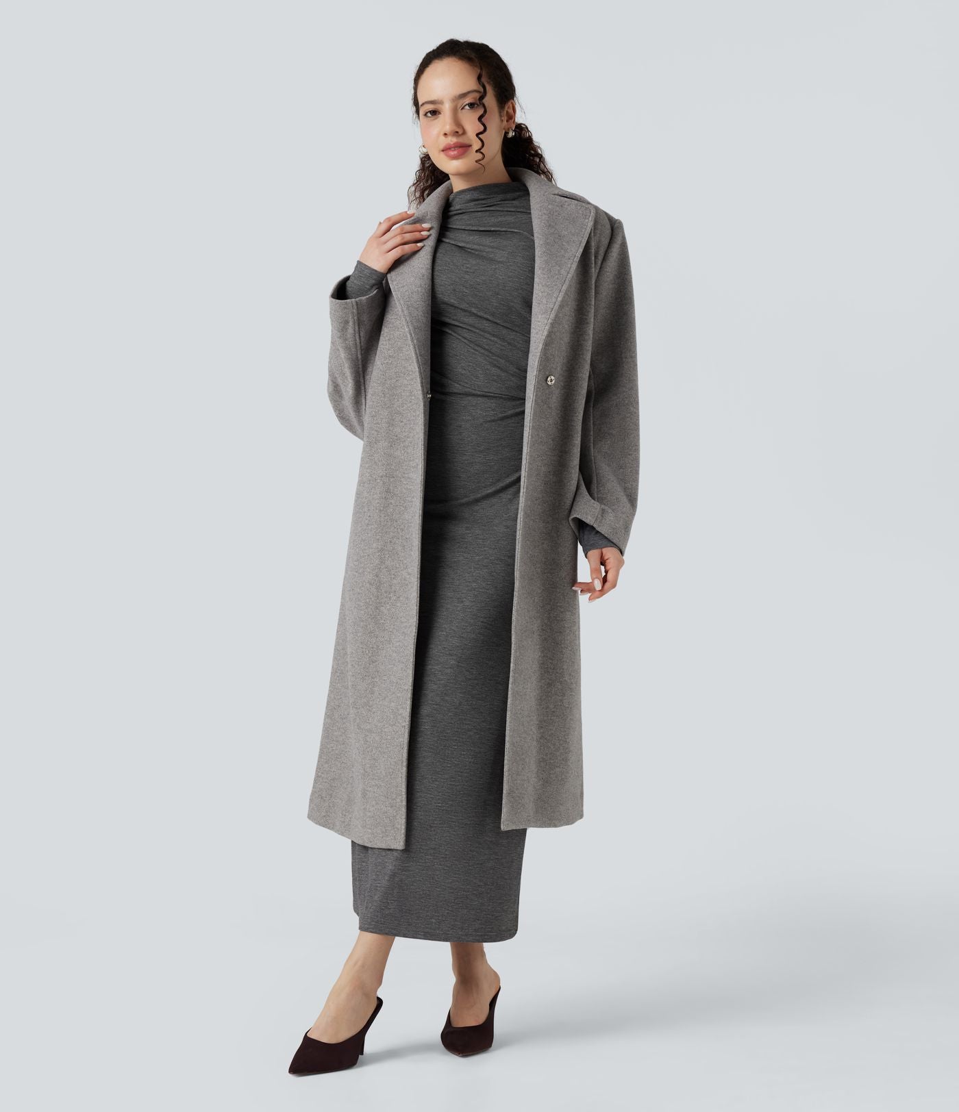 Robe mi-longue col montant manches longues