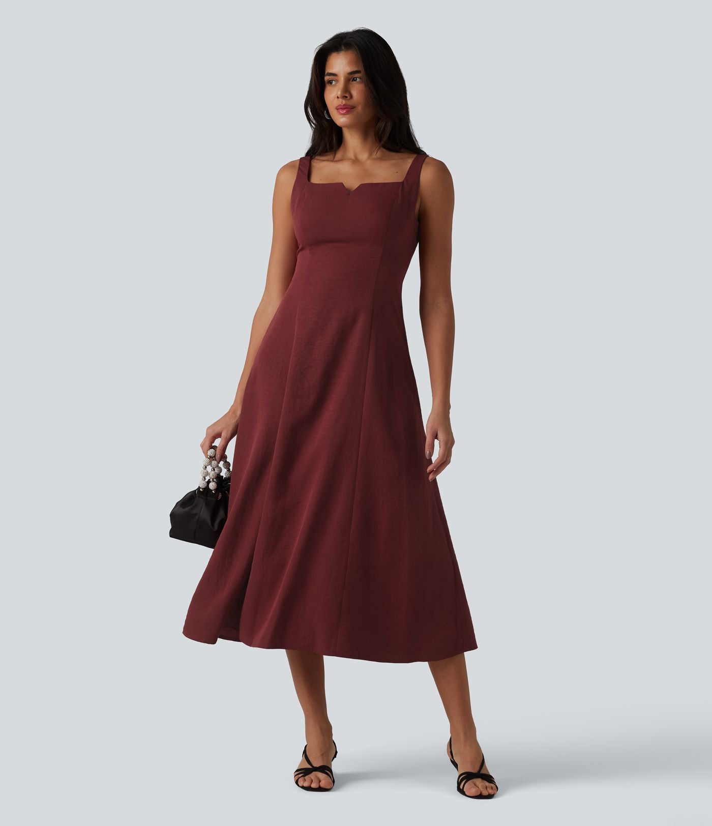 Robe mi-longue fluide froncée à col carré et encolure échancrée pour demoiselle d'honneur et invitée de mariage