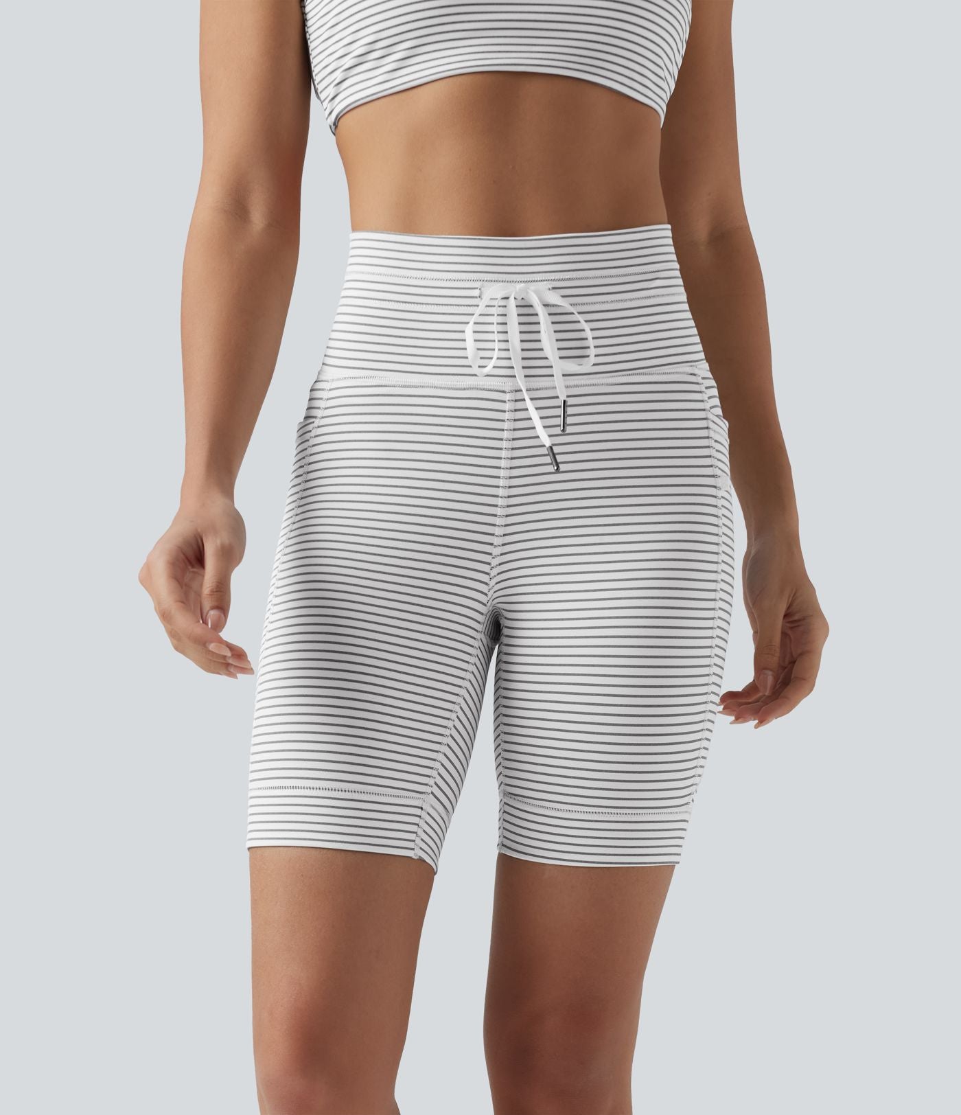 Short cycliste de yoga taille haute à rayures avec cordon de serrage 17,5 cm et poches