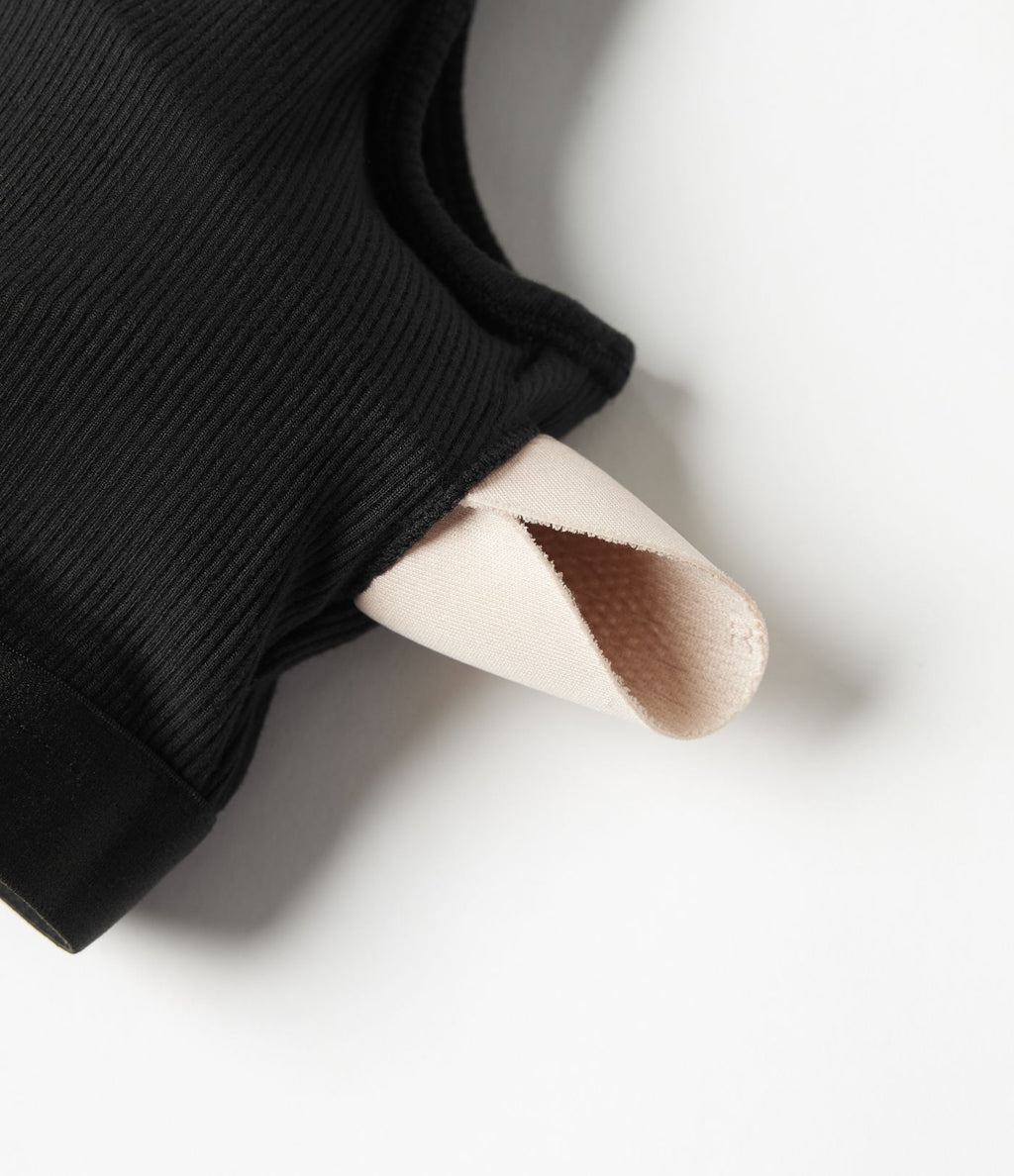 T-shirt décontracté en maille côtelée, col rond échancré, dos en U, manches courtes, brassière intégrée en dentelle contrastée