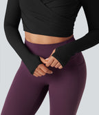 Top de sport yoga court push-up mousse col échancré manches longues avec trous pouces croisé