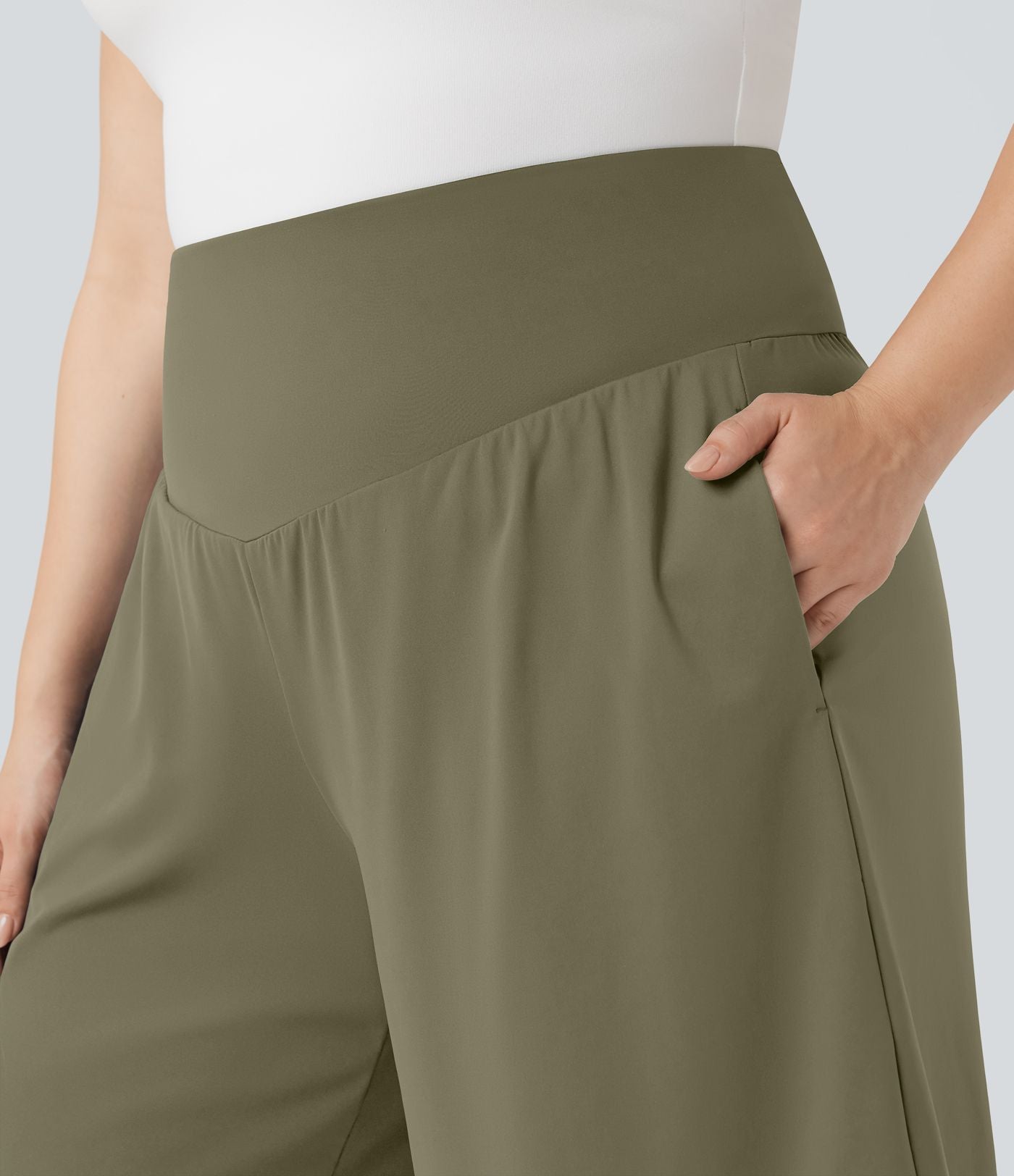 Bermuda de yoga grande taille SoftlyZero™ Airy taille haute effet frais InstantCool avec poches