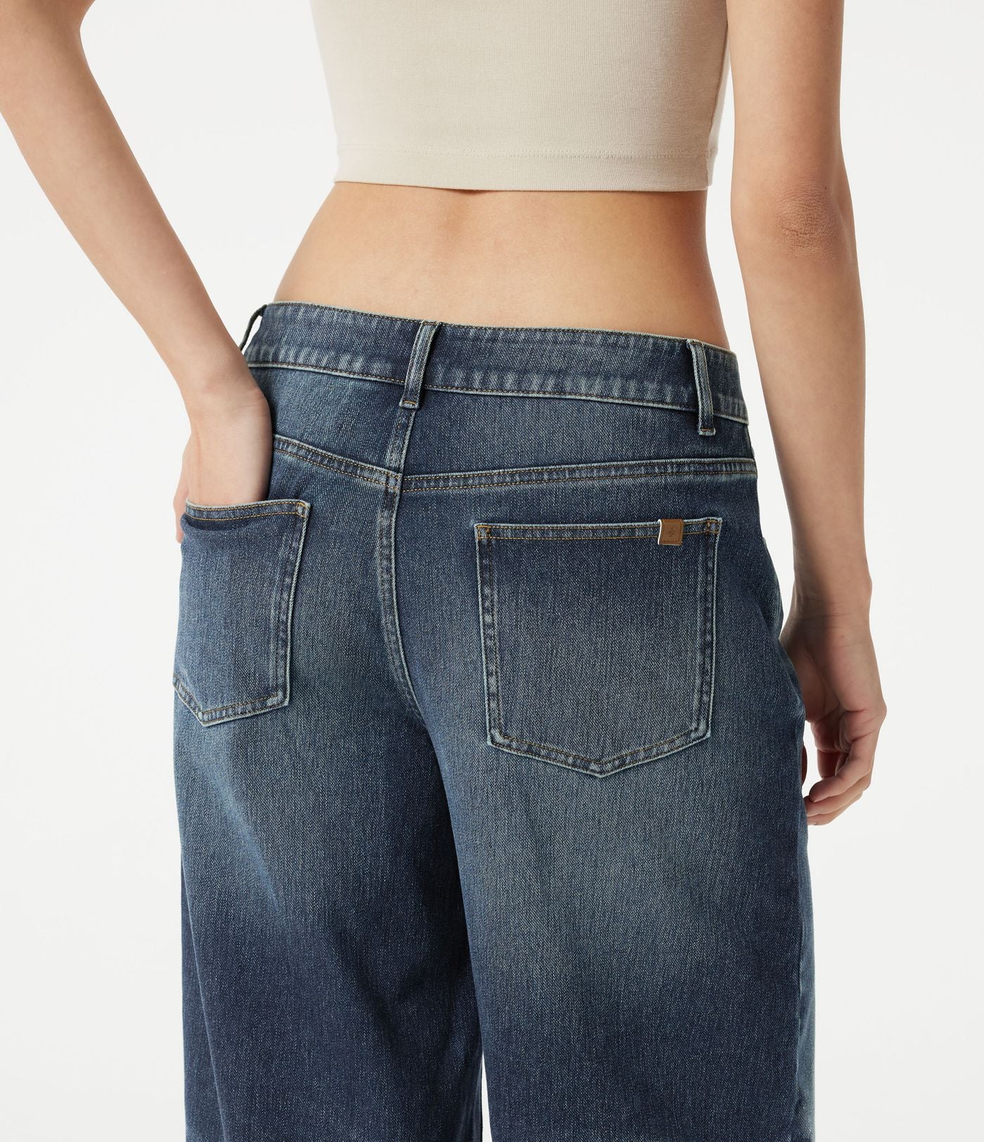 Jean baggy Halara Flex™ taille basse délavé asymétrique avec poches