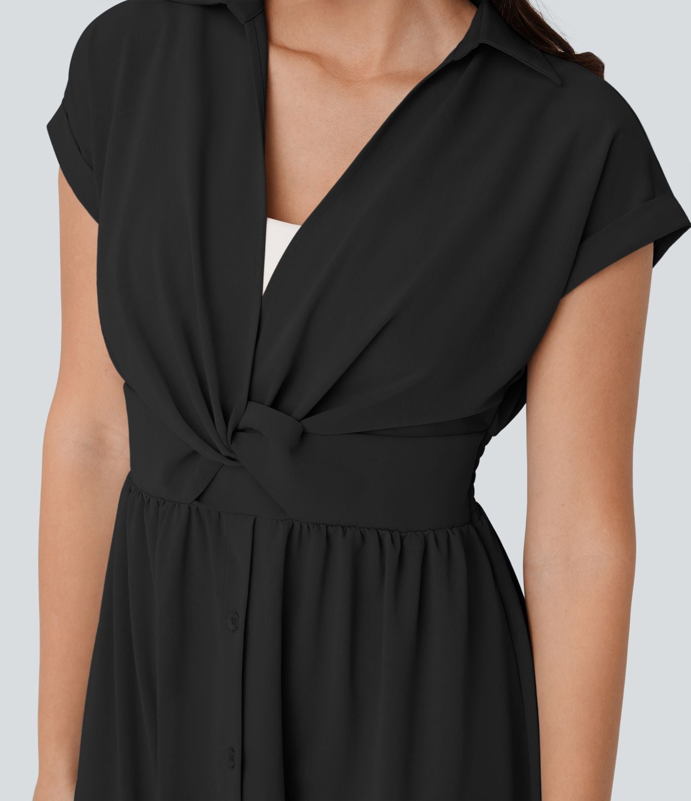 Robe mi-longue décontractée à col chemise, décolleté en V, manches courtes, drapé et poches latérales avec boutonnage
