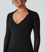 Top de sport yoga SoftlyZero™ Plush 2-en-1 mesh contrastant avec trous pouces