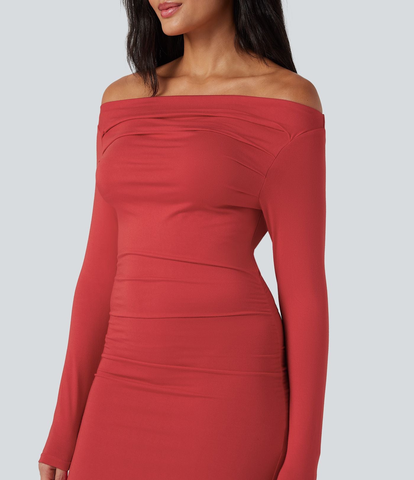 Robe longue épaules dénudées manches longues