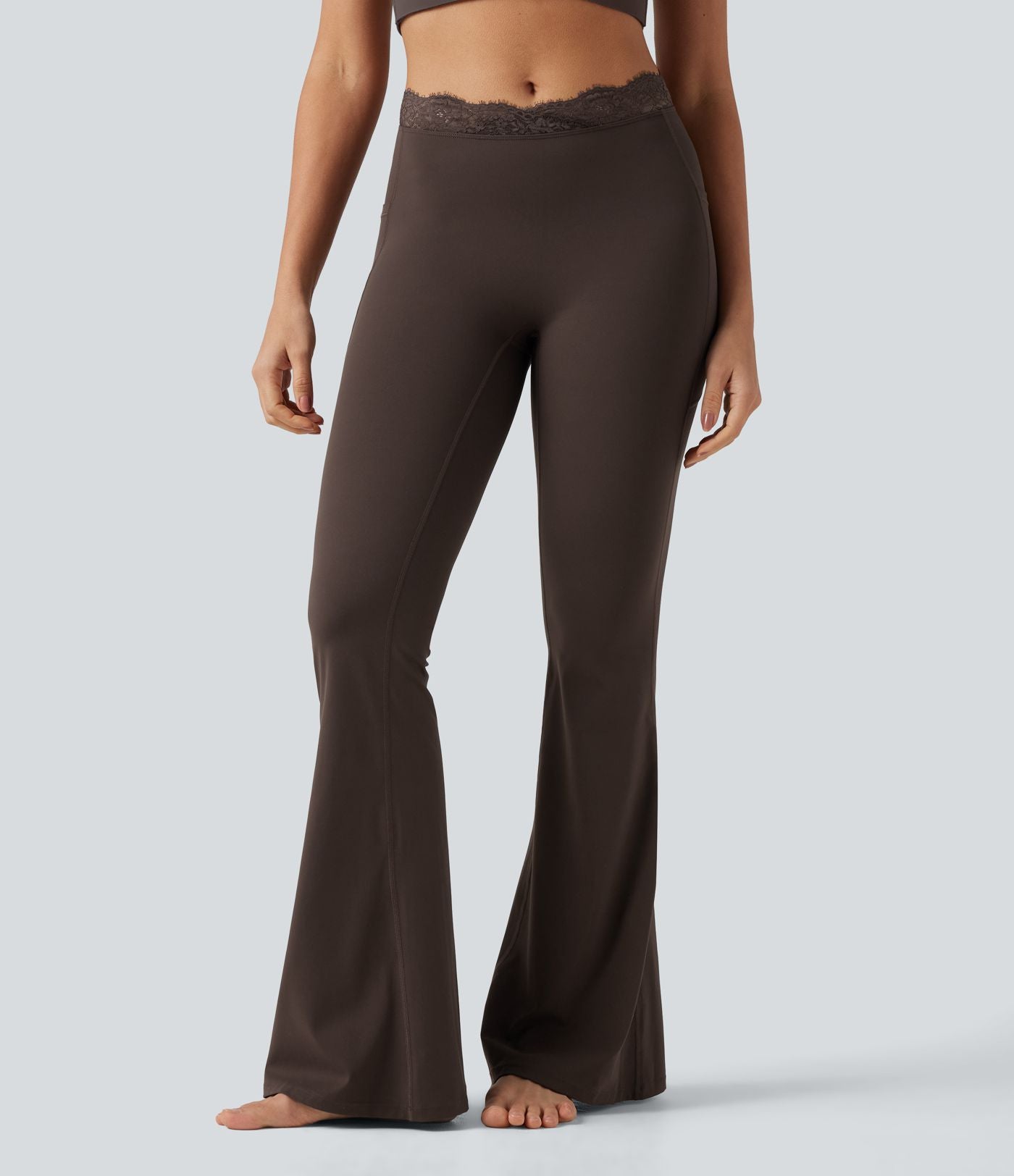 Halara UltraSculpt™ Legging évasé de yoga taille haute en V avec dentelle contrastée et poches