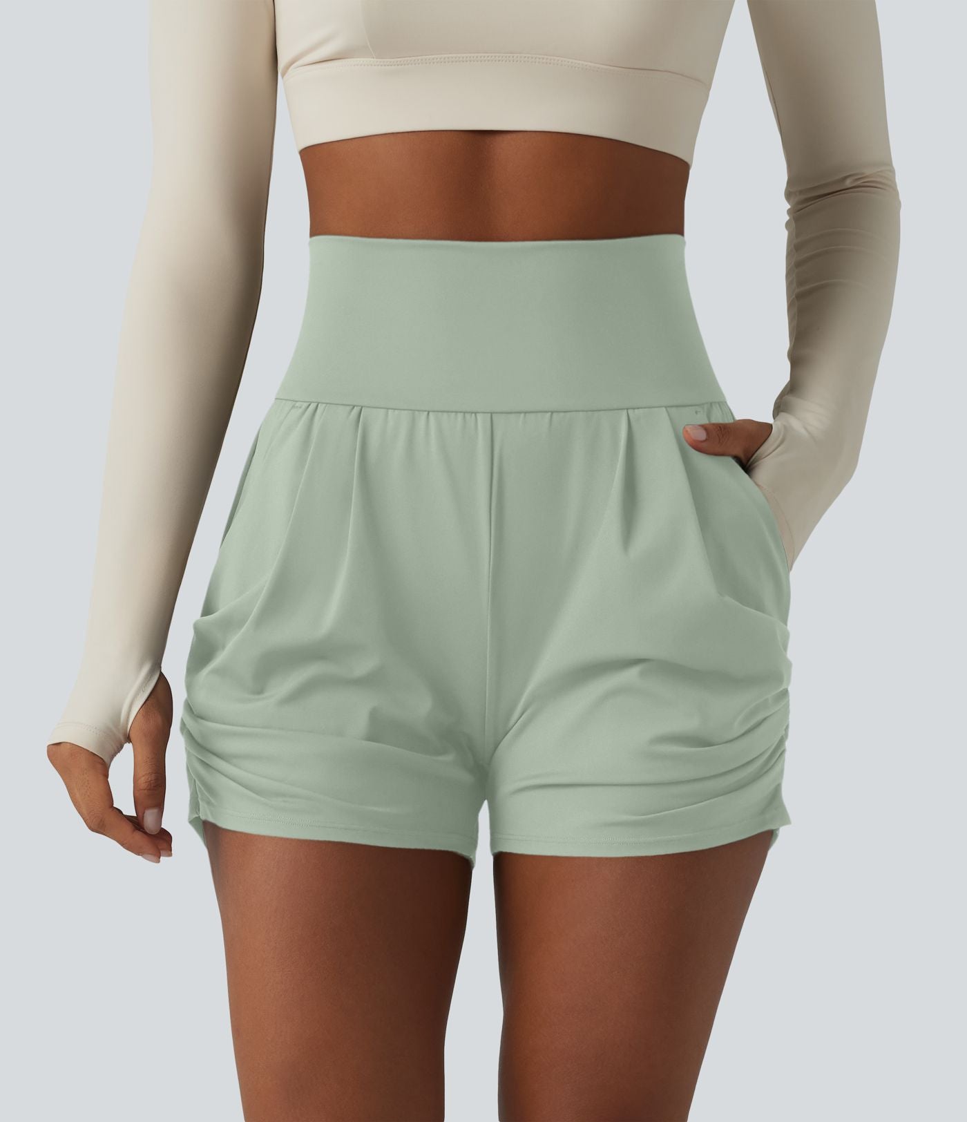 Short de yoga SoftlyZero™ Airy taille haute froncé effet frais InstantCool 7,5 cm avec poches