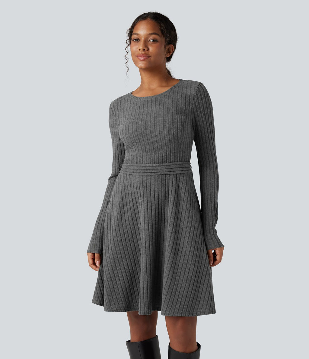 Robe côtelée ceinturée col rond manches longues avec poches