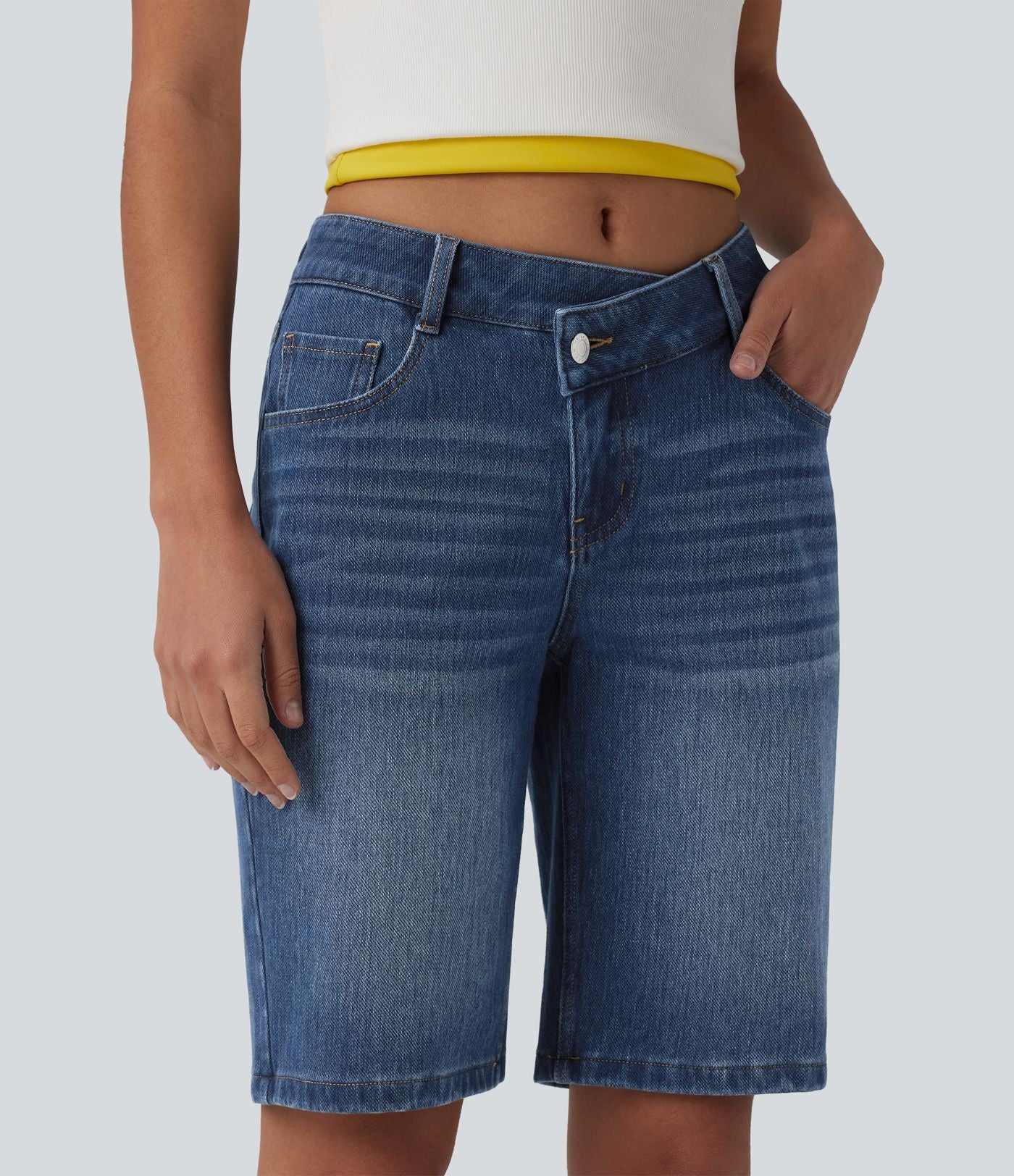 Halara Flex™ Short casual en jean asymétrique taille basse avec poches