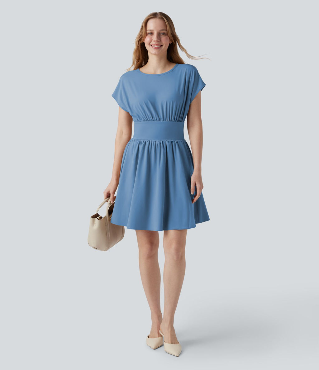 Robe de travail mini Breezeful™ manches chauve-souris courtes fluide séchage rapide avec poches latérales