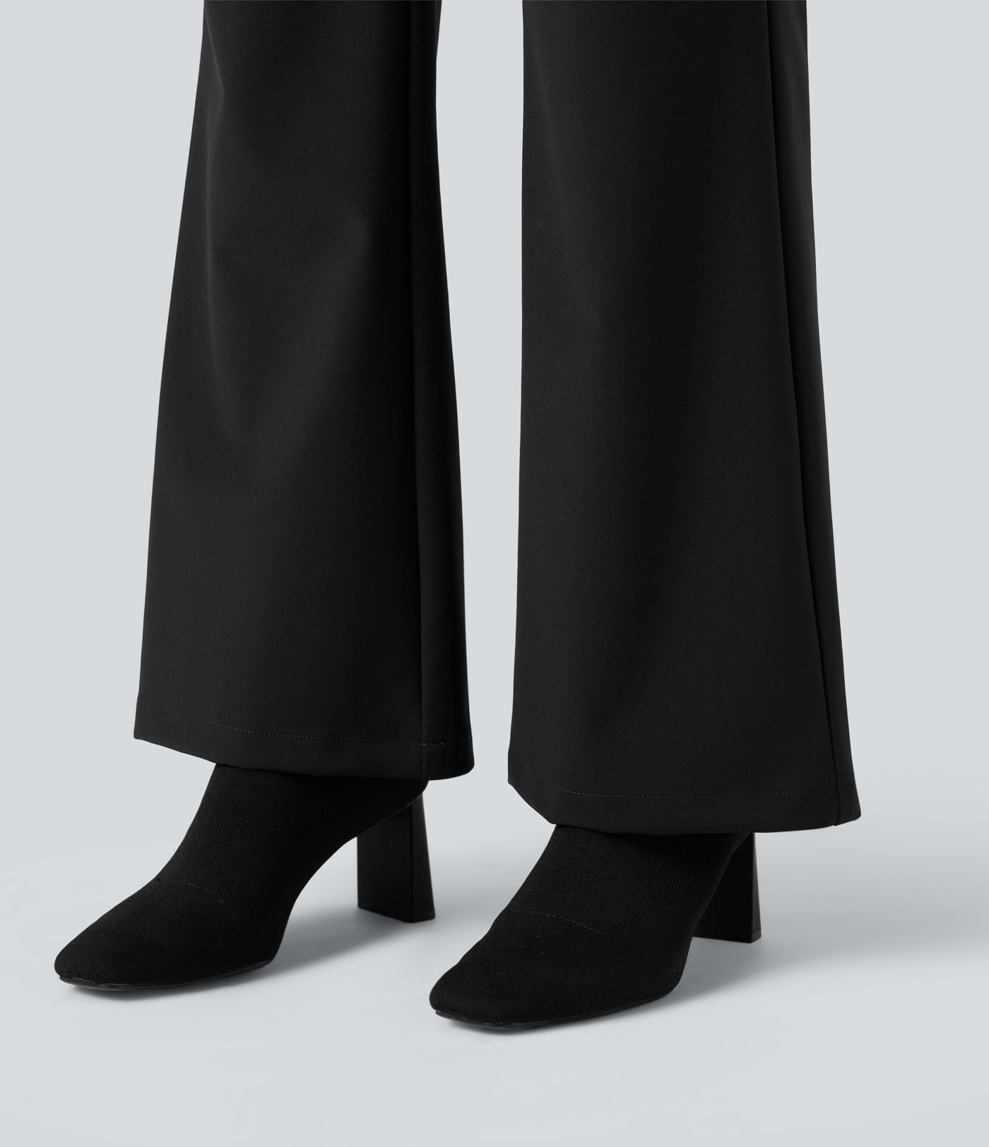 Pantalon tailleur évasé taille haute avec poches
