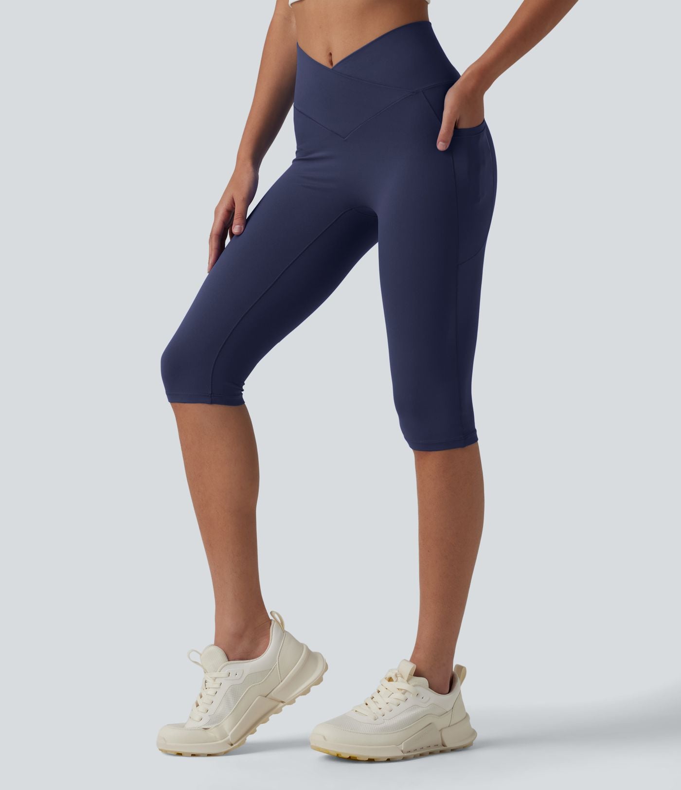 Legging de yoga corsaire SoftlyZero™ taille haute croisé avec poches - UPF50+