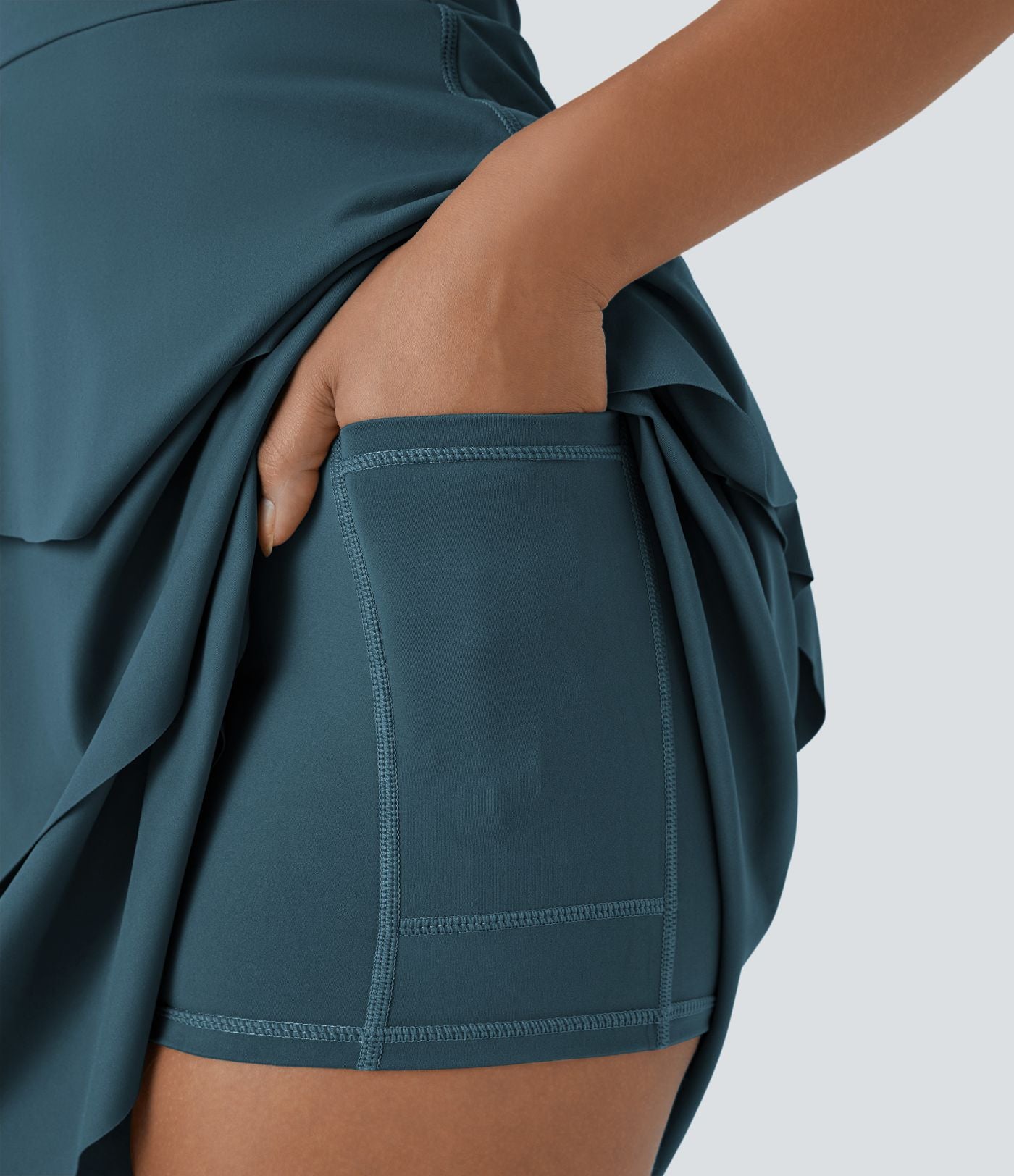 Robe de sport mini SoftlyZero™ Airy à effet frais InstantCool 2-en-1 avec volants superposés et dos nu avec poches