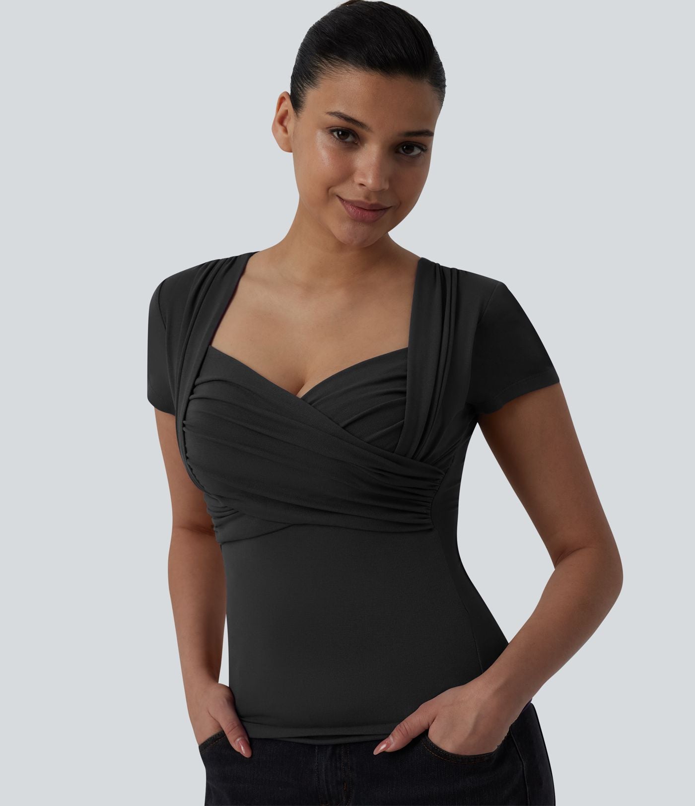 Top casual décolleté cœur manches courtes croisé avec fronces