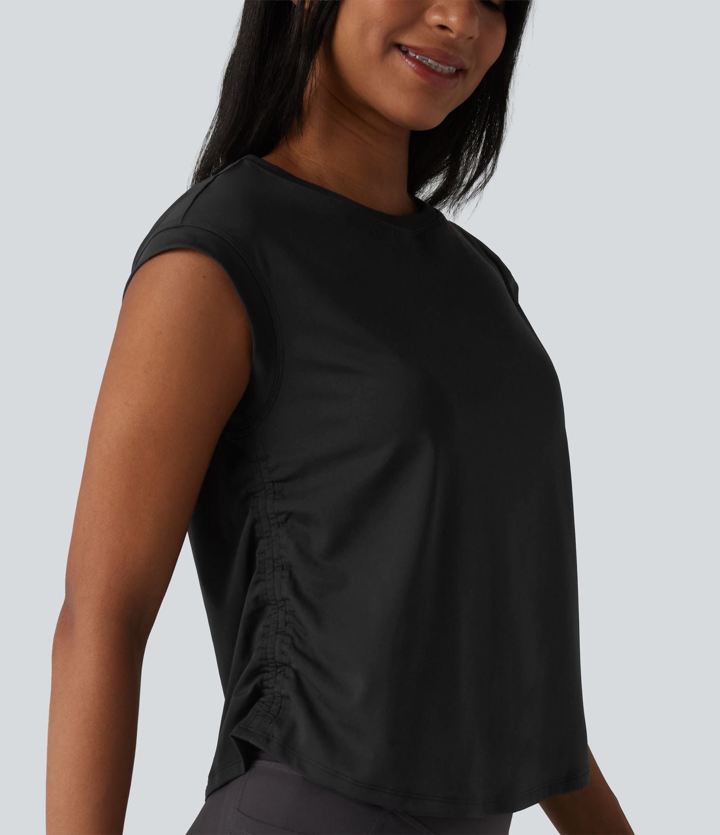 Haut de sport SoftlyZero™ séchage rapide col rond manches courtes avec fronces et ourlet arrondi