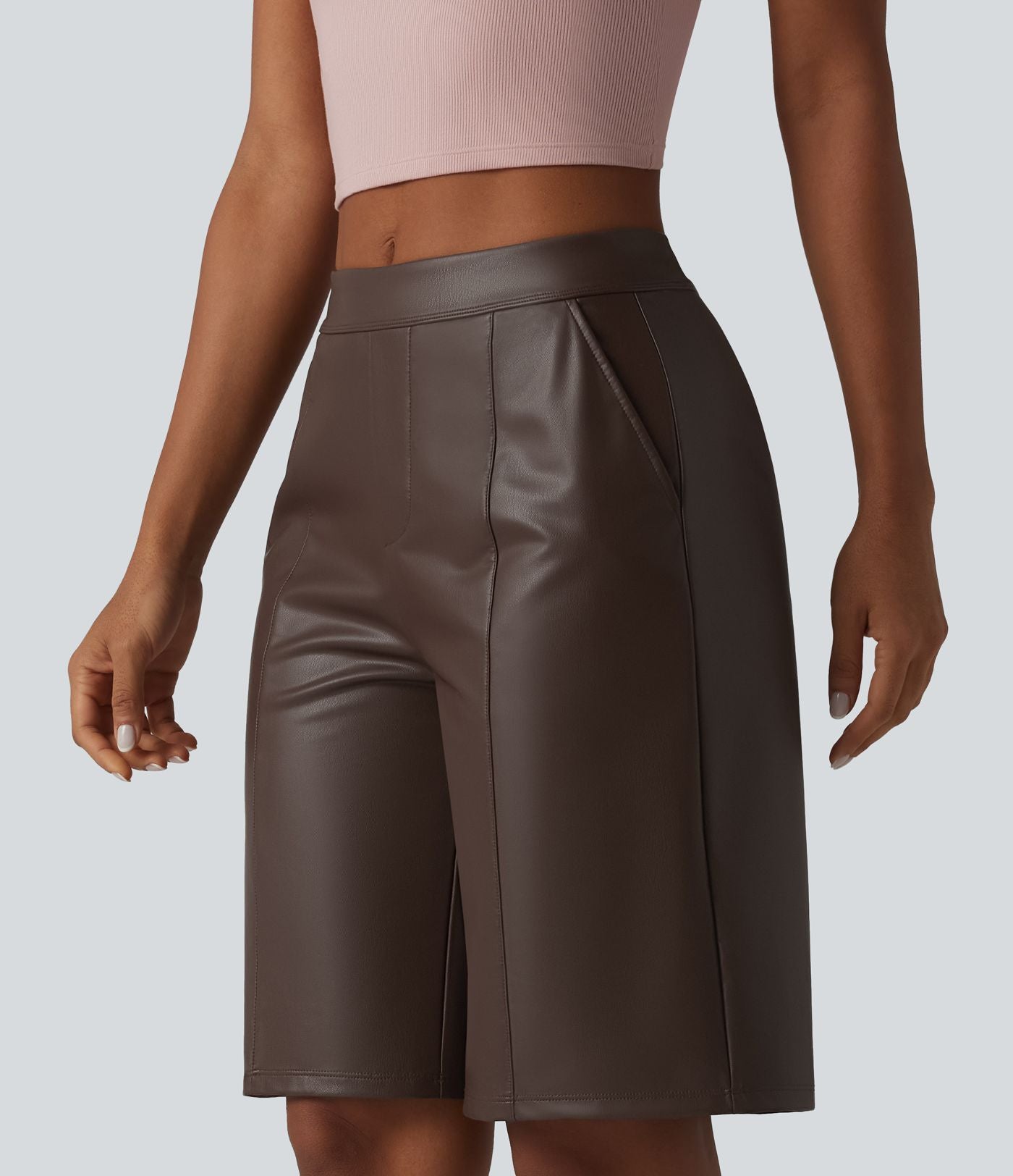 Bermuda décontracté taille mi-haute en PU extensible avec poches 25 cm