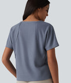 T-shirt casual en tissu gaufré à encolure cœur et manches courtes