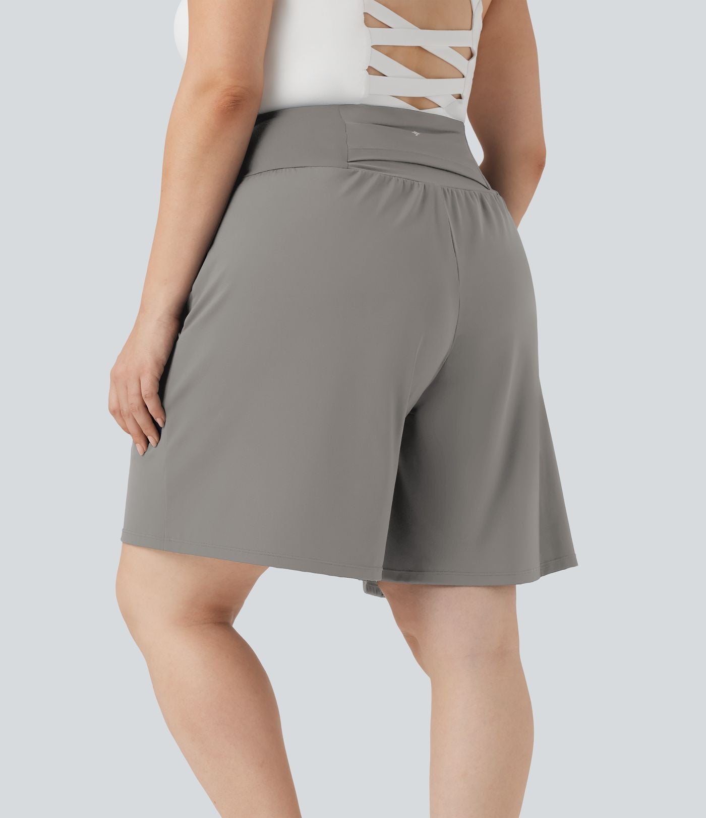 Bermuda de yoga grande taille SoftlyZero™ Airy taille haute effet frais InstantCool avec poches