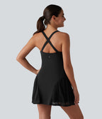 Robe de tennis Easy Peasy SoftlyZero™ dos croisé avec dentelle contrastée, brassière intégrée, à effet frais InstantCool et poches, protection solaire UPF50+