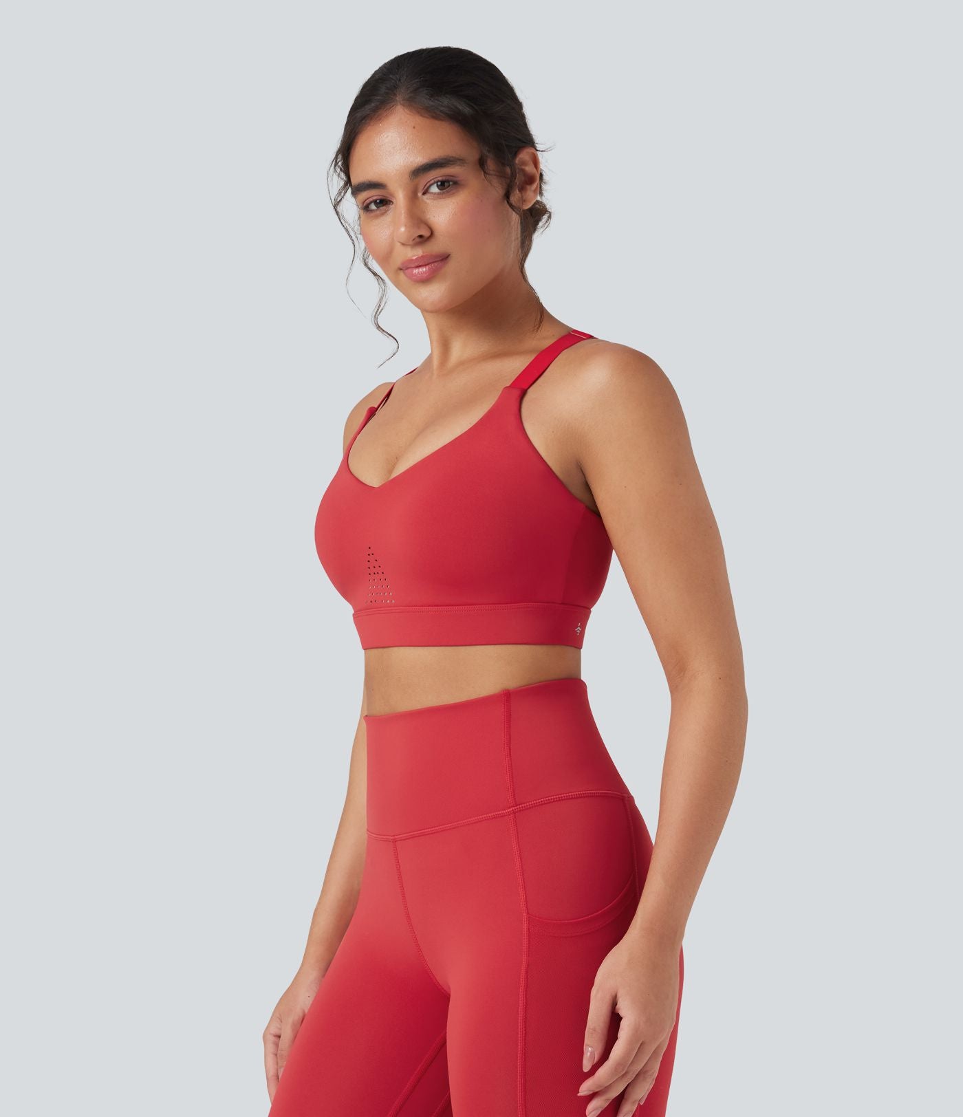 Soutien-gorge de sport d'entraînement SpeedWave™ soutien intermédiaire coques moulées perforé crochet réglable séchage rapide