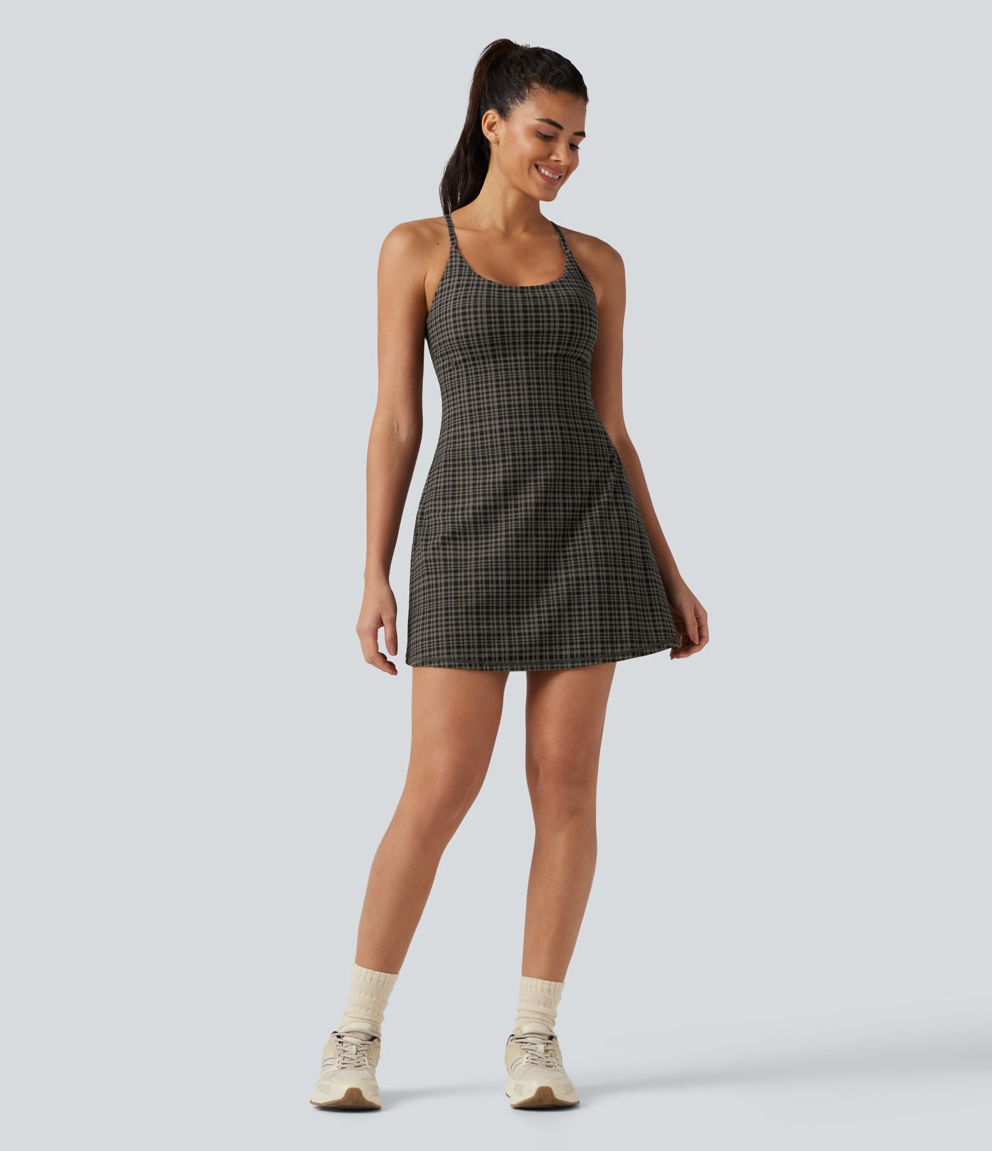Robe sport de danse mini 2-en-1 avec brassière intégrée UltraSculpt™ à imprimé à carreaux avec poches - Édition Easy Peasy