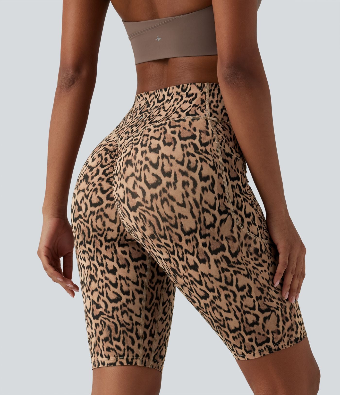 Short cycliste d'entraînement taille haute gainant effet push-up imprimé léopard 23 cm Halara UltraSculpt™ avec poches