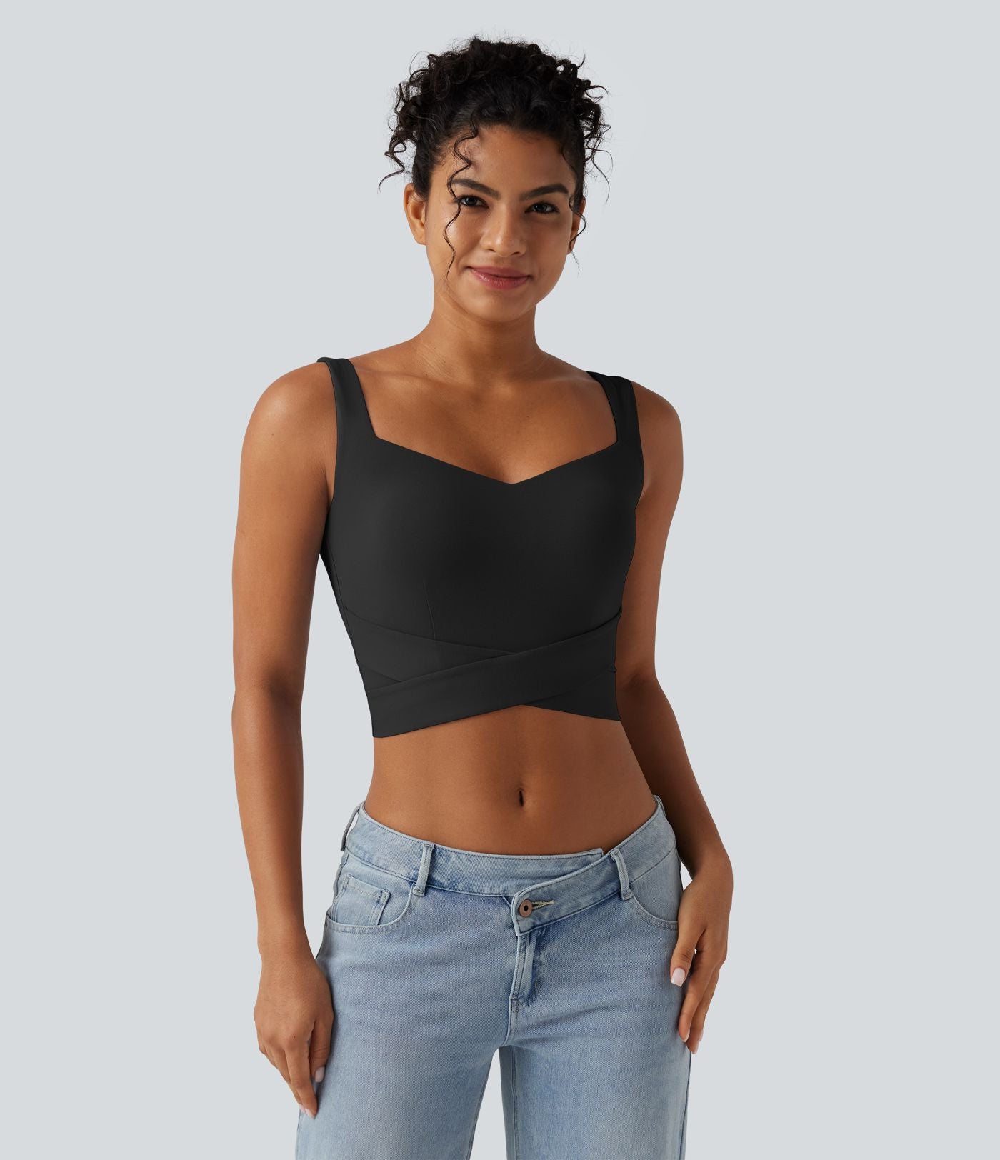Débardeur crop-top à encolure diamant avec base croisée et coussinets amovibles