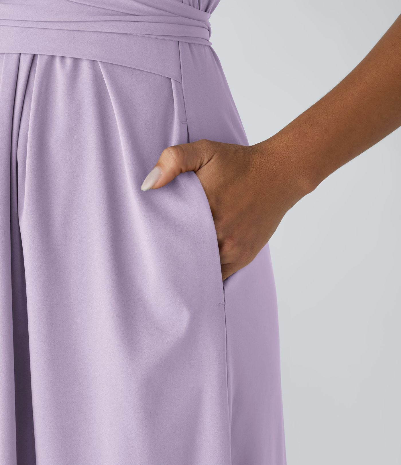 Breezeful™ Robe Mi-Longue Col en V Manches Courtes Poche Latérale Nouée au Dos Séchage Rapide
