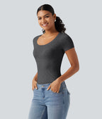 T-shirt Halara décontracté en jersey de coton à manches courtes col dégagé