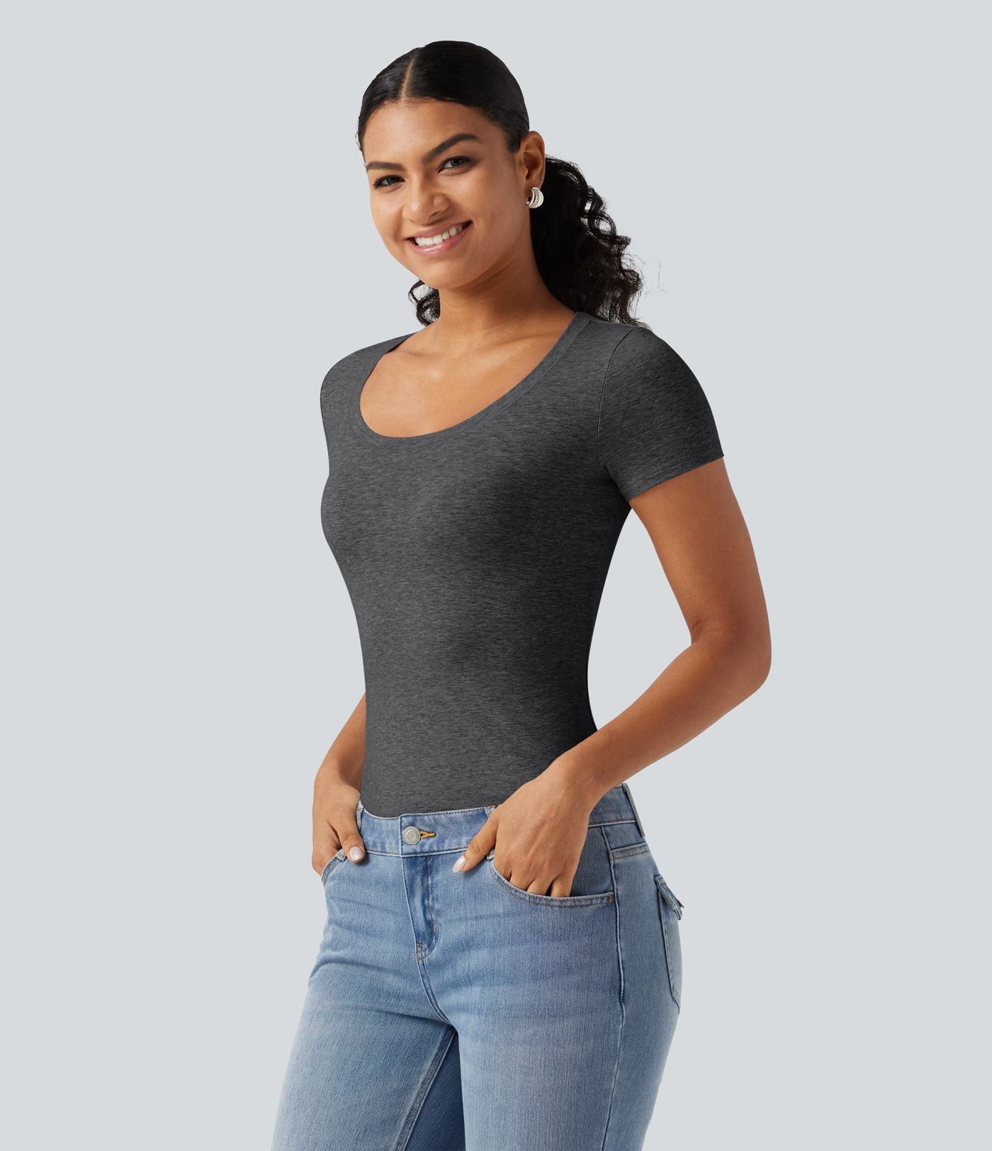 T-shirt Halara décontracté en jersey de coton à manches courtes col dégagé