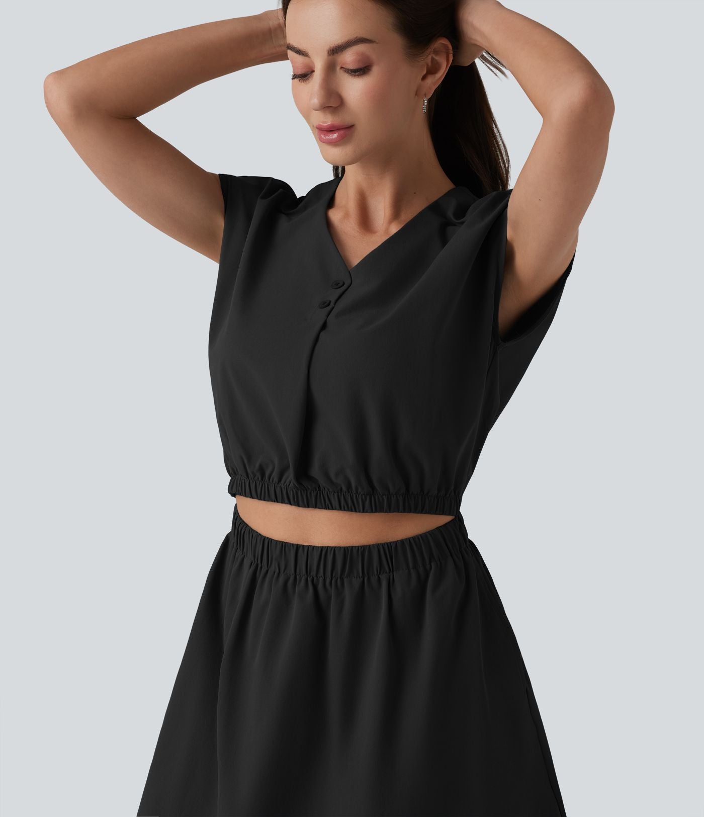 Robe col V manches courtes à découpes en popeline extensible avec poches