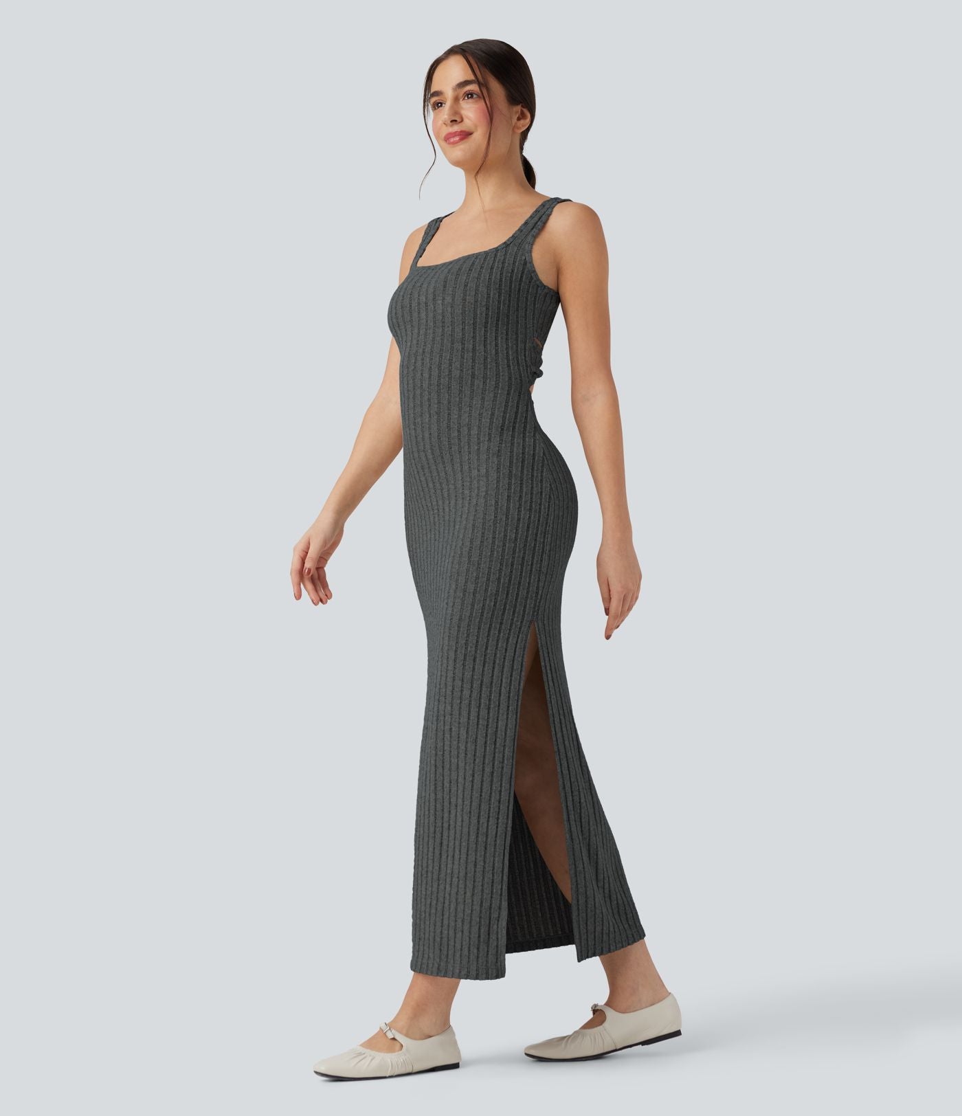 Robe longue moulante décontractée maille côtelée col carré sans manches dos torsadé avec fente