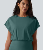 Robe de sport mini de yoga SoftlyZero™ Airy 2-en-1 effet frais InstantCool col rond à manches courtes, demi-zip et poches, accès facile Easy Peasy
