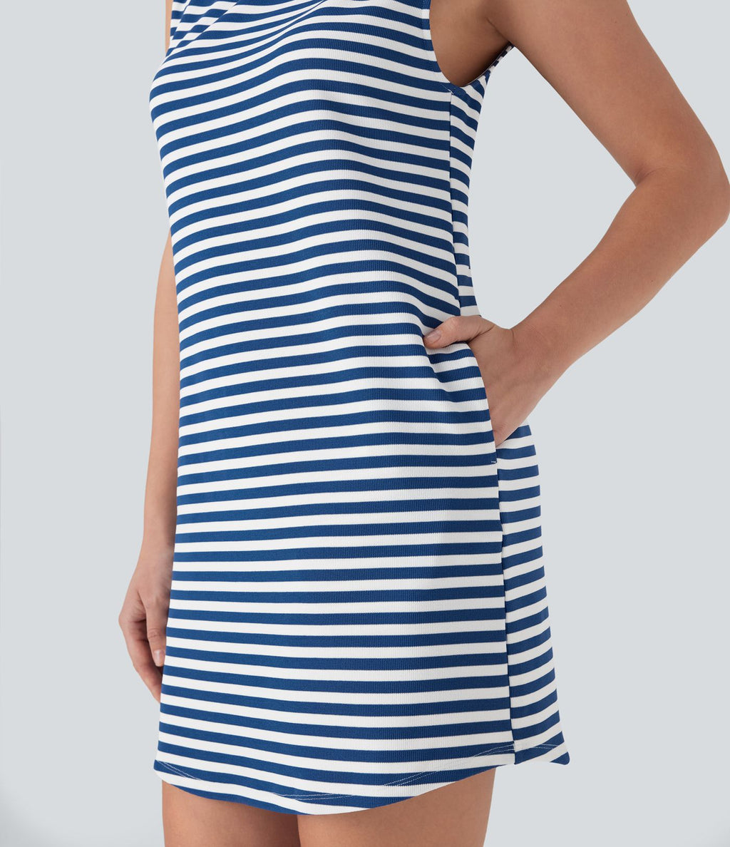 Robe décontractée mini à col bateau, sans manches, ourlet arrondi, rayures et tissu gaufré avec poches