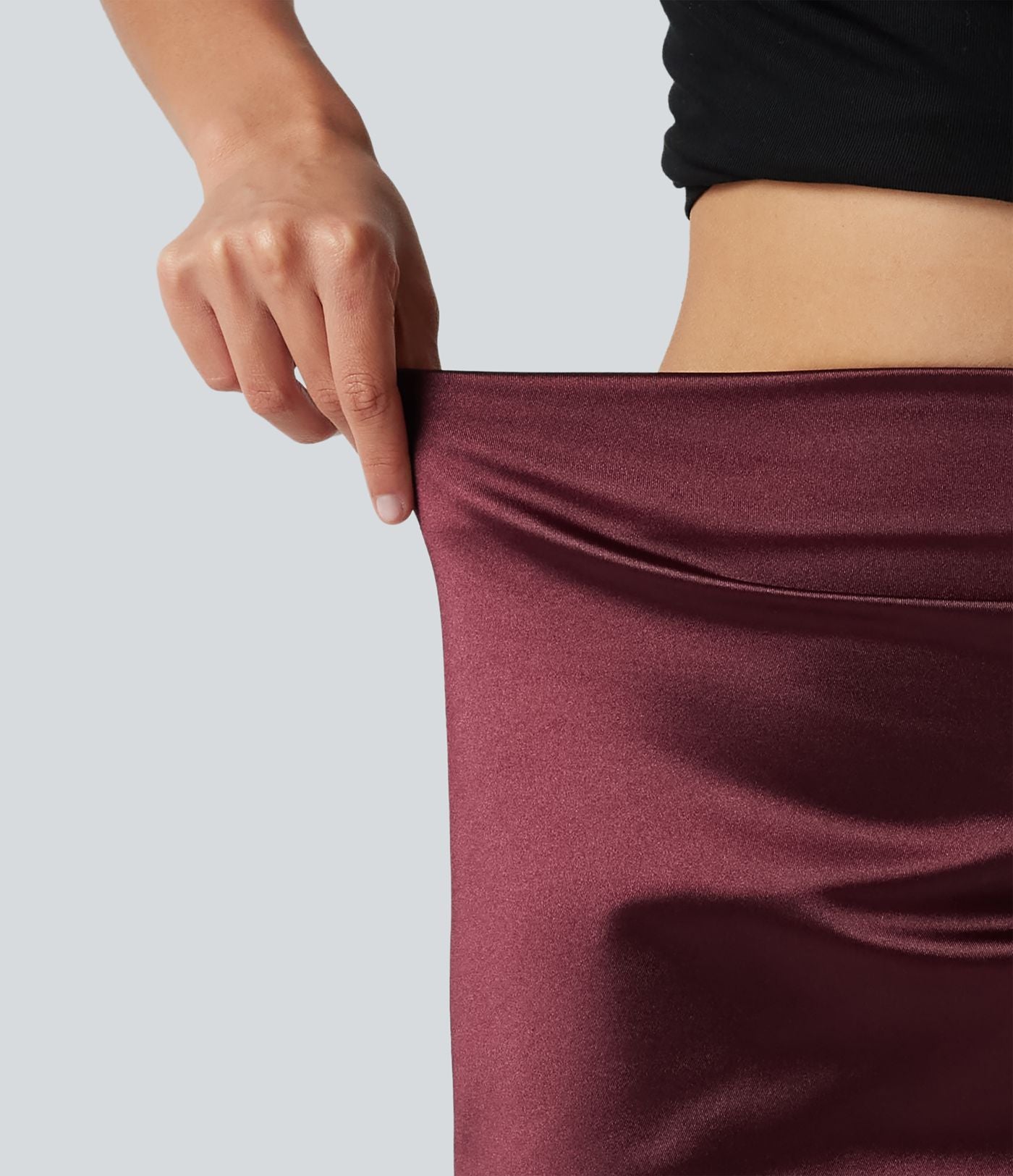 Jupe mini moulante 2-en-1 en satin, taille haute, fronces et ourlet croisé