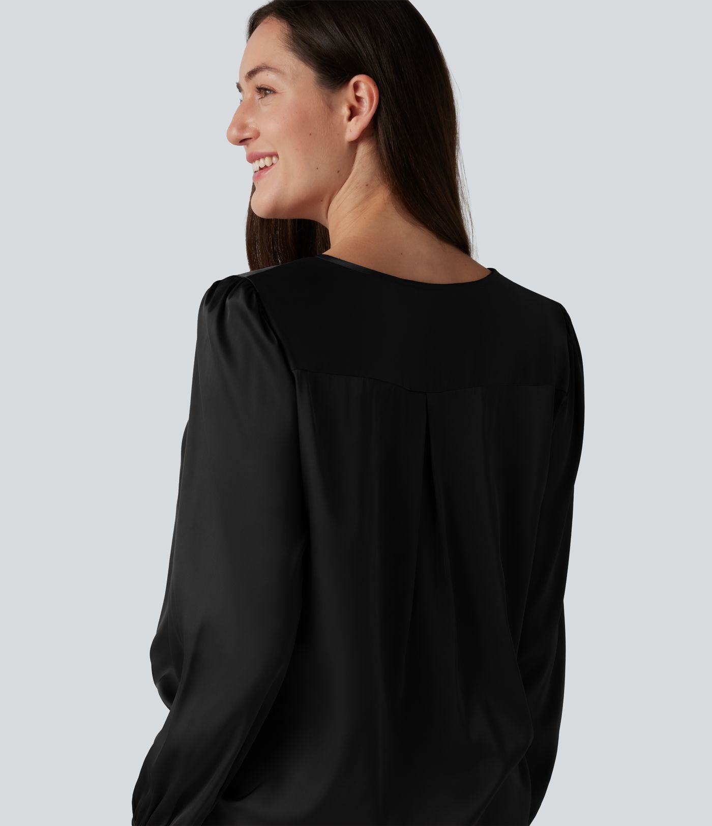 Chemisier tailleur en satin col cranté manches longues