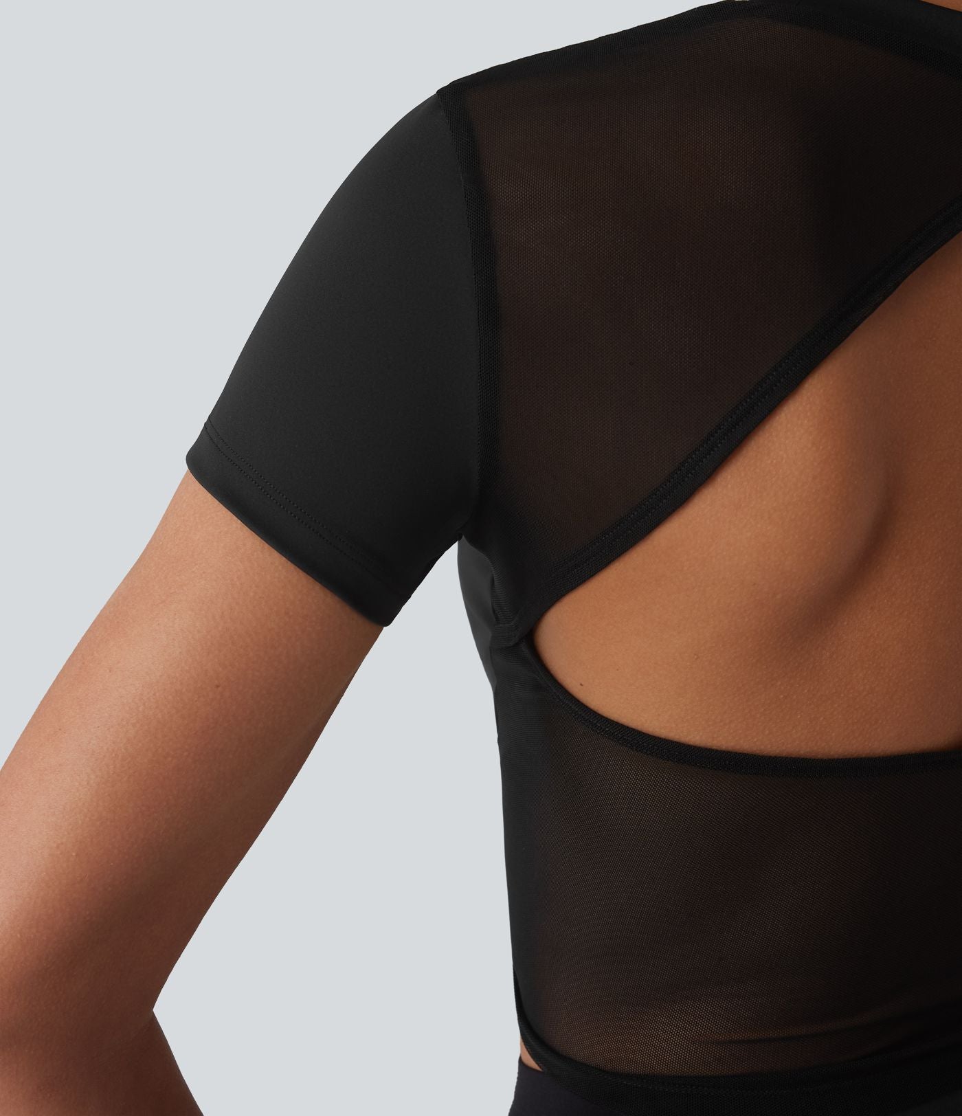 Haut de sport SoftlyZero™ Airy à col rond, manches courtes, dos échancré, mesh respirant à effet frais InstantCool, protection solaire UPF50+