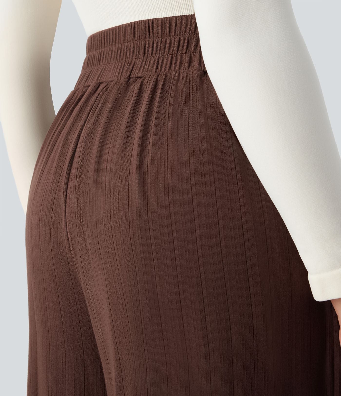 Pantalon décontracté ample à taille haute, plissé et à poches latérales