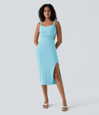 Robe midi laquée fendue, brassière intégrée, dos nu croisé