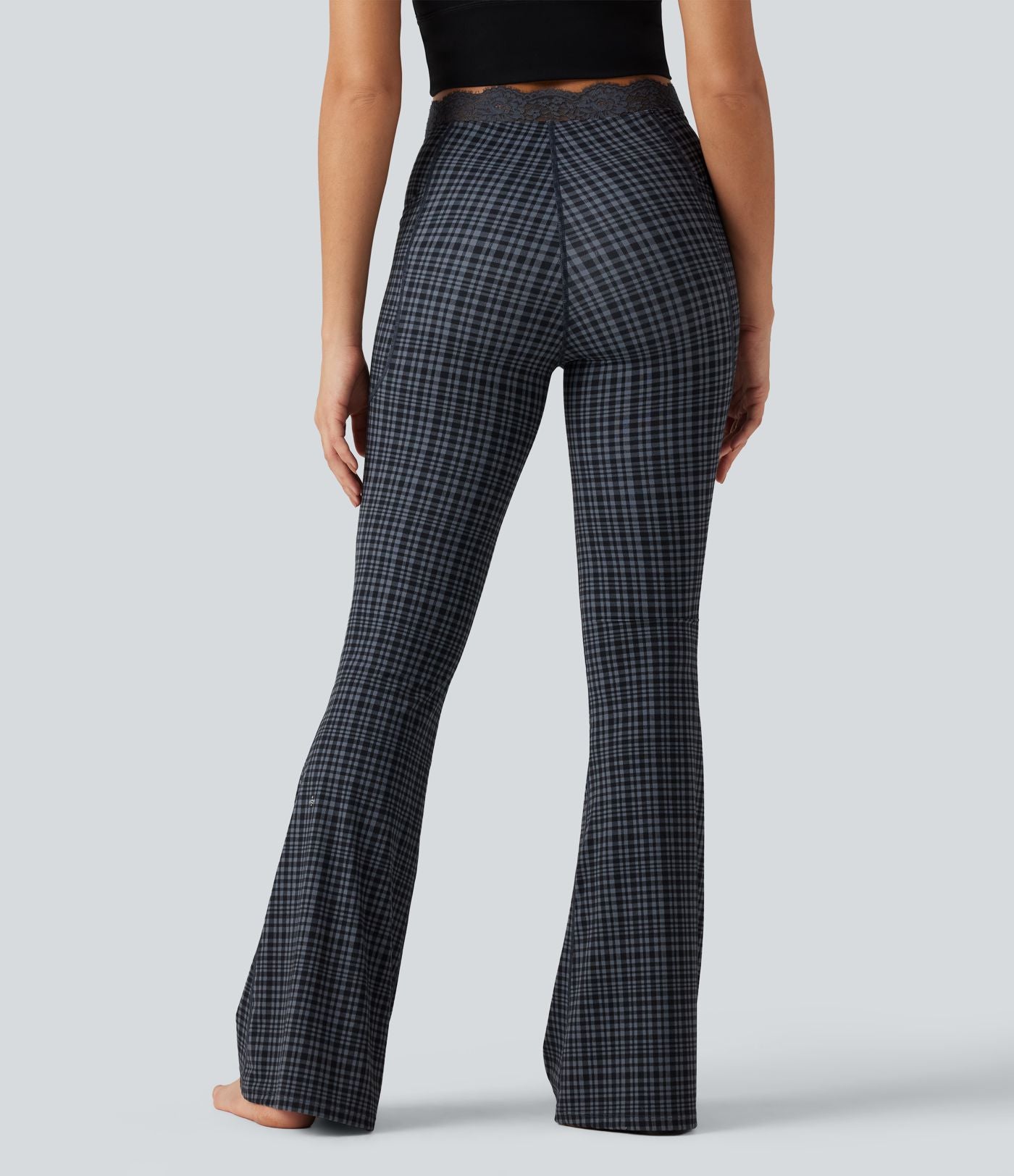 Legging yoga flare Halara UltraSculpt™ taille haute en V à motif tartan avec dentelle contrastée et poches