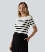 Pull tailleur col rond à manches courtes et rayures