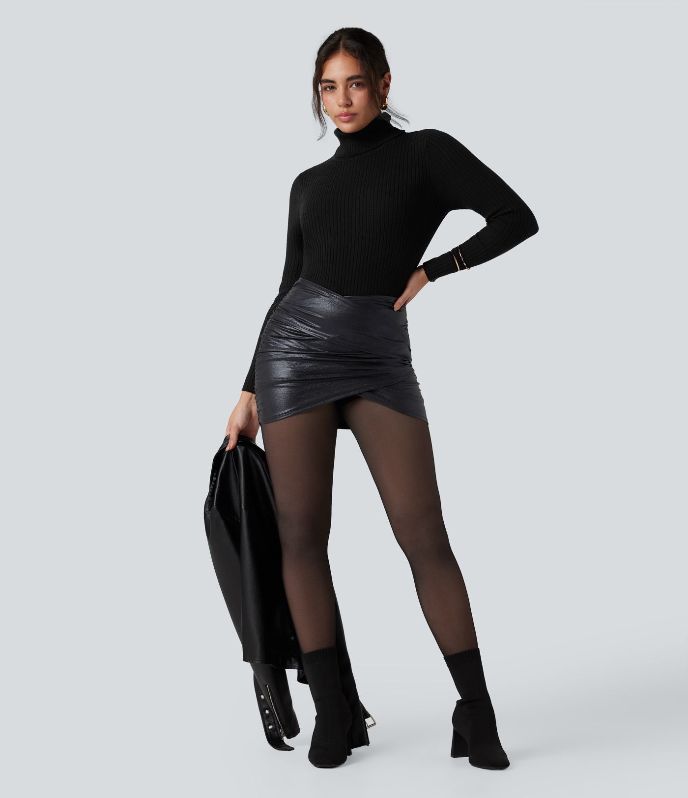 Mini-jupe moulante 2-en-1 SoftlyZero™ taille haute en simili, drapée croisée, effet sparkle métallisé, extensible