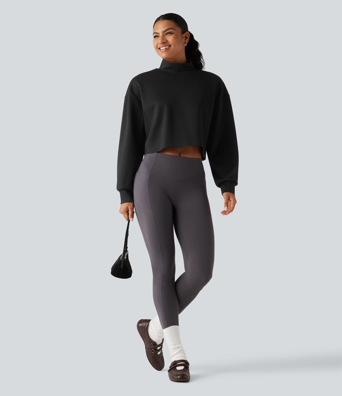 Sweat crop top col montant avec manches longues et coupe décontractée