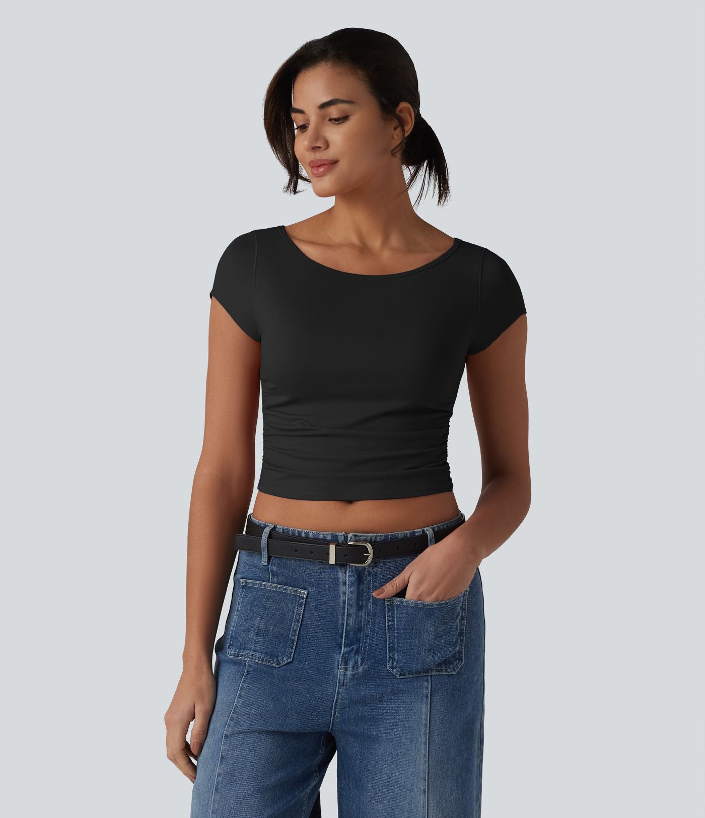 T-shirt court col bateau manches courtes avec fronces et brassière intégrée