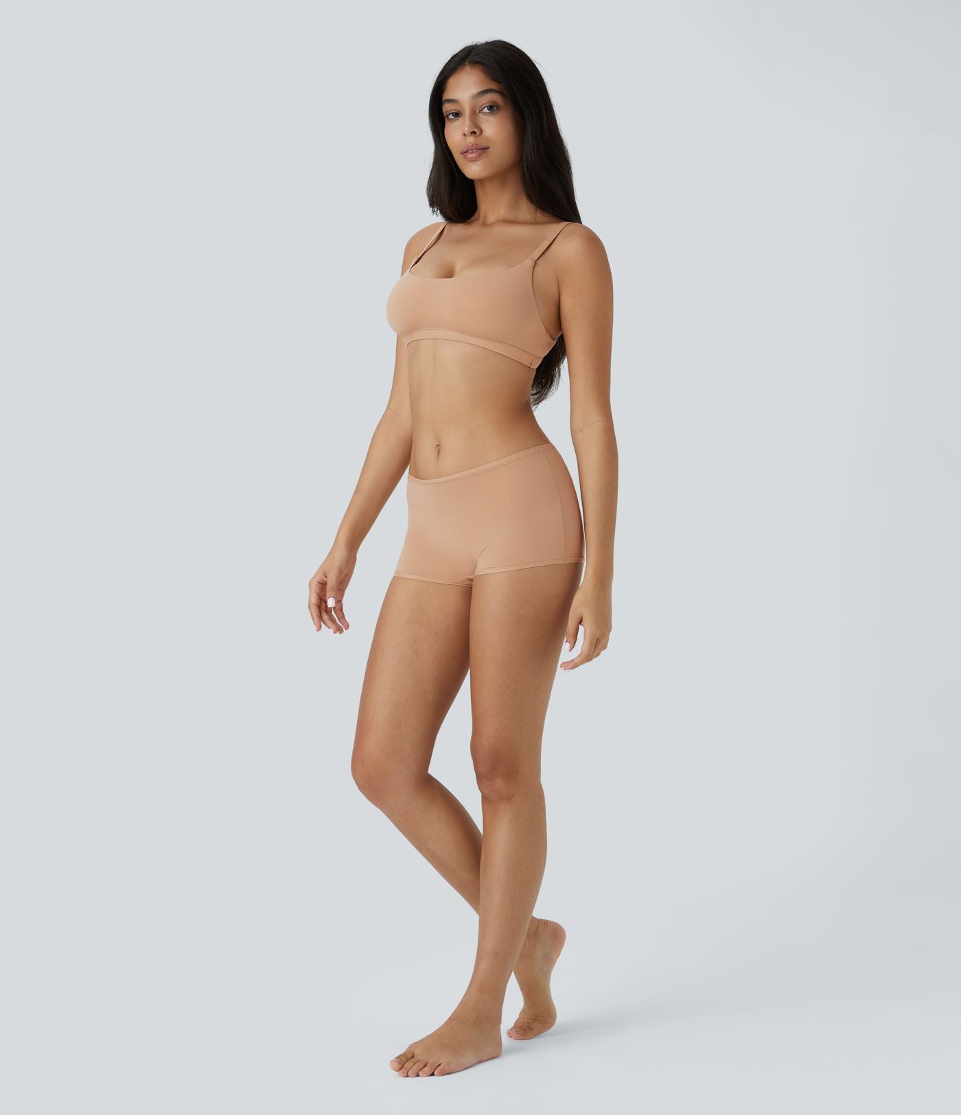 Shorty uni taille basse, très extensible et doux pour la peau