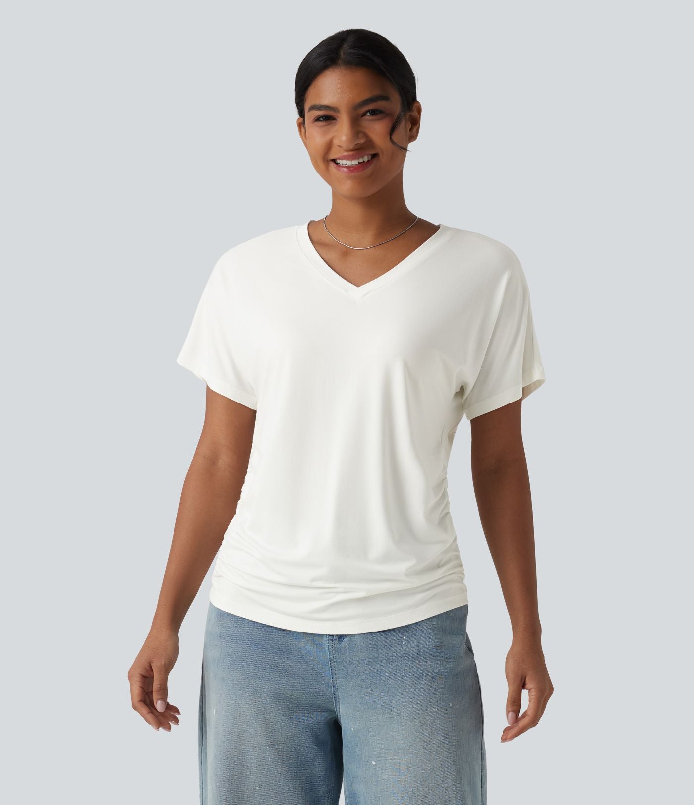T-shirt décontracté uni à manches courtes, col V et fronces