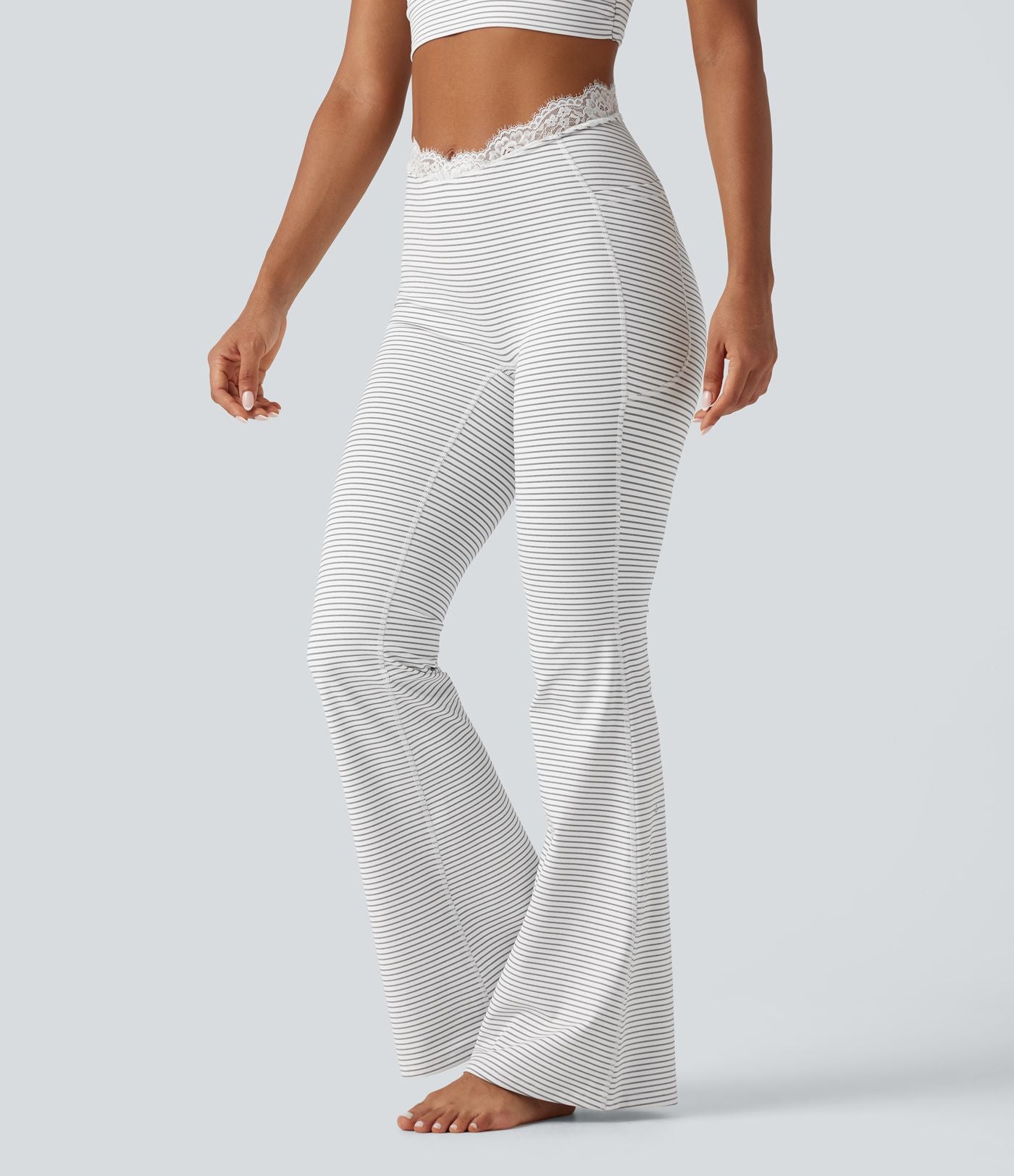 Legging de yoga flare taille haute en V avec dentelle contrastée, rayures et poches